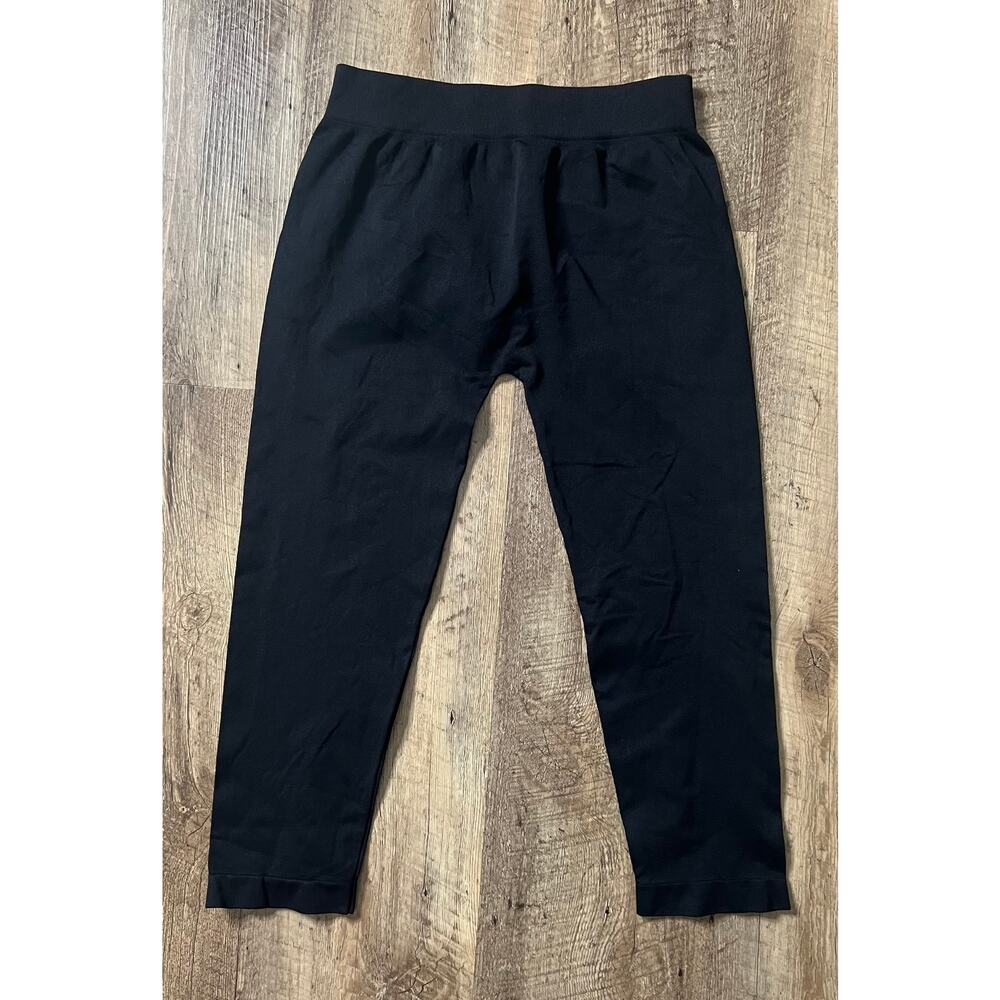 NUX Black Seamless Capri Length Athletic Leggings Women's Size M NWOT